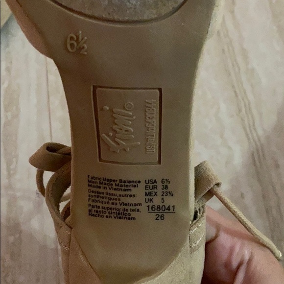 Heels - Picture 2 of 2